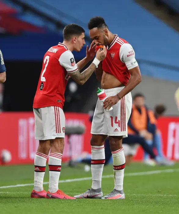 Framed Print : Arsenal's Bellerin and Aubameyang Go Head-to-Head Against Manchester City in FA Cup Semi-Final Showdown