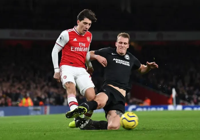 Framed Print : Arsenal's Bellerin Battles Past Brighton's Burn in Premier League Clash