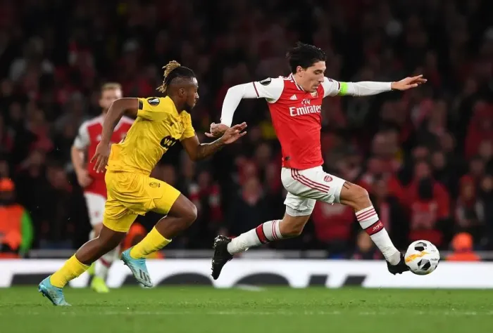 Framed Print : Arsenal's Bellerin Clashes with Bastien in Europa League Showdown Framed Print : Arsenal's Bellerin Clashes with Bastien in Europa League Showdown