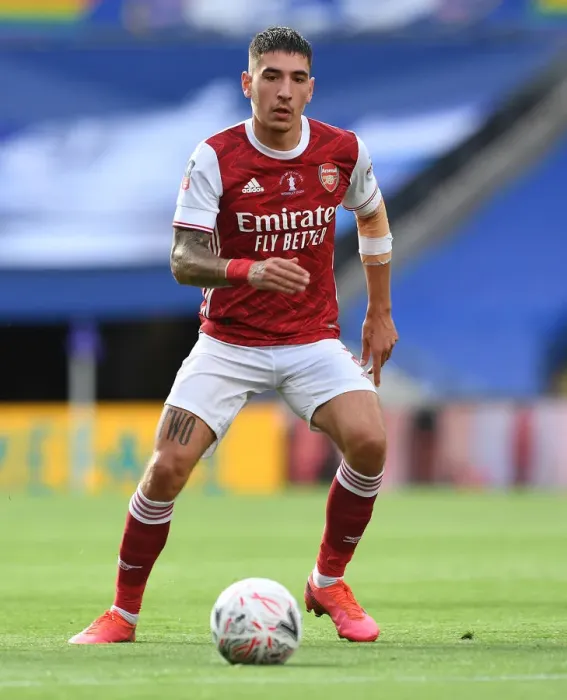 Framed Print : Arsenal's Bellerin at Empty FA Cup Final Against Chelsea, 2020 Framed Print : Arsenal's Bellerin at Empty FA Cup Final Against Chelsea, 2020