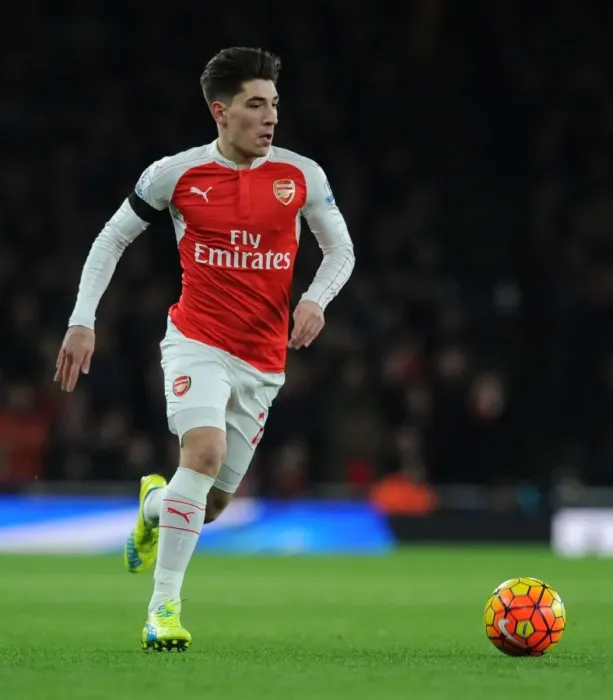 Framed Print : Arsenal's Bellerin Faces Bournemouth in Premier League Showdown (December 2015) Framed Print : Arsenal's Bellerin Faces Bournemouth in Premier League Showdown (December 2015)