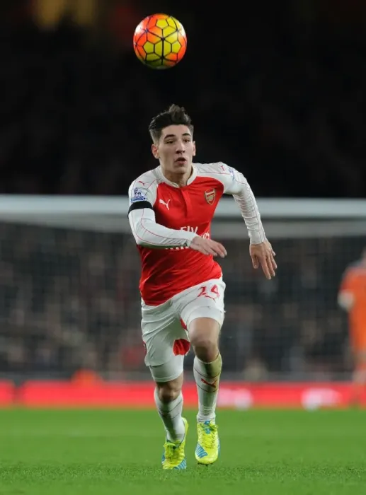 Framed Print : Arsenal's Bellerin Faces Off Against Bournemouth in Premier League Clash (2015-16) Framed Print : Arsenal's Bellerin Faces Off Against Bournemouth in Premier League Clash (2015-16)