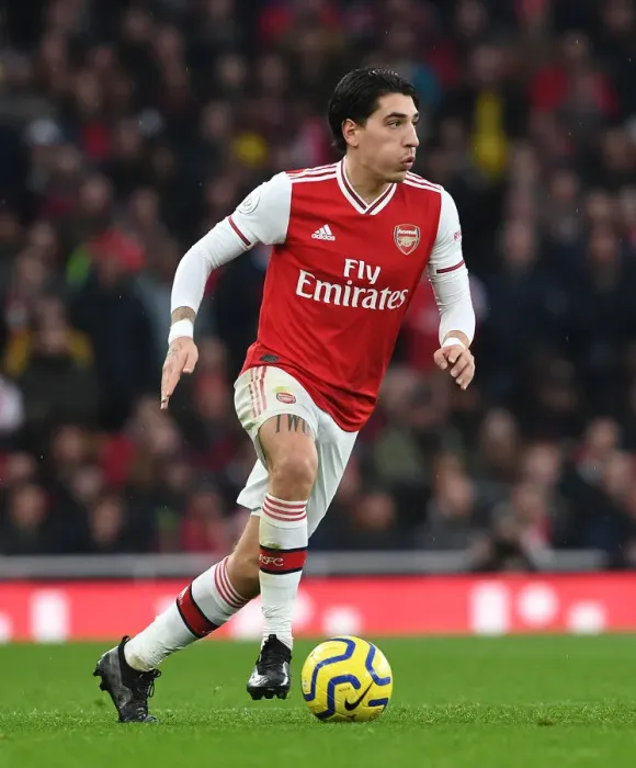 Framed Print : Arsenal's Bellerin Faces Off Against Southampton in Premier League Showdown Framed Print : Arsenal's Bellerin Faces Off Against Southampton in Premier League Showdown