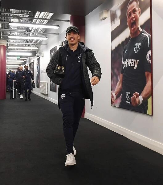 Arsenal's Bellerin Heads to Changing Room Before West Ham Clash