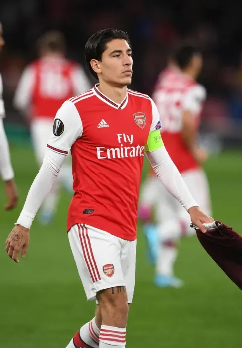 Framed Print : Arsenal's Bellerin Ready for Europa League Battle Against Standard Liege