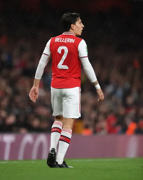 Framed Print : Arsenal's Bellerin Shines: Carabao Cup Battle against Nottingham Forest