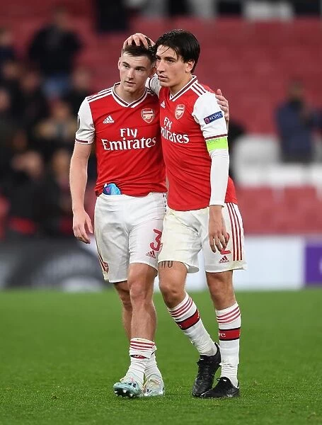 Arsenal's Bellerin and Tierney Celebrate Victory Over Standard Liege in Europa League