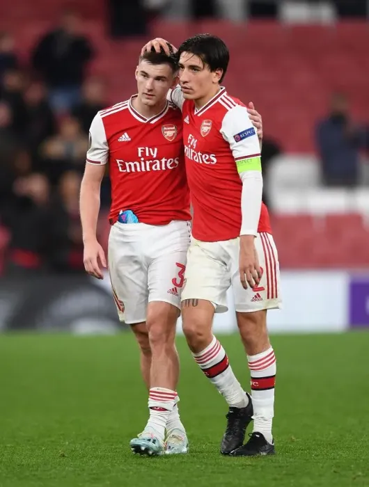 Framed Print : Arsenal's Bellerin and Tierney Celebrate Victory Over Standard Liege in Europa League Framed Print : Arsenal's Bellerin and Tierney Celebrate Victory Over Standard Liege in Europa League