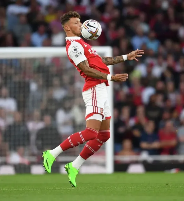 Framed Print : Arsenal's Ben White in Action: Arsenal vs. Aston Villa (2022-23 Premier League)