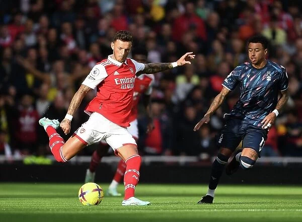 Arsenal's Ben White in Action: Arsenal vs. Nottingham Forest (2022-23)