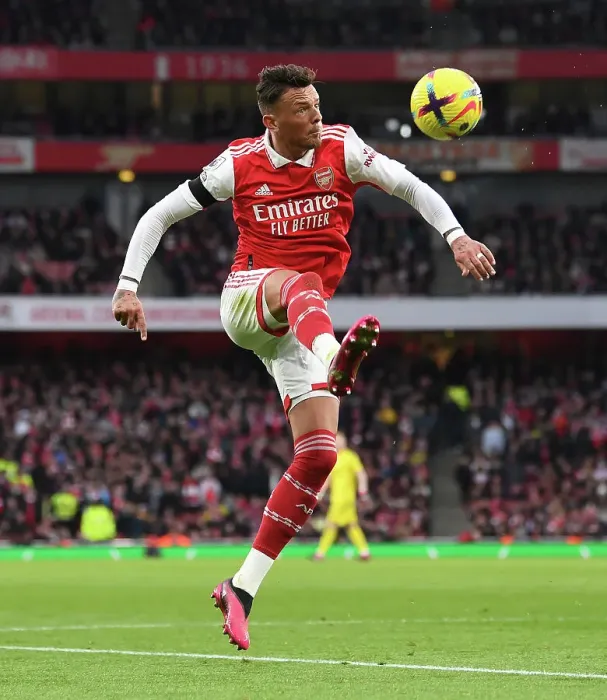 Framed Print : Arsenal's Ben White in Action: Arsenal vs. Brentford (2022-23 Premier League) Framed Print : Arsenal's Ben White in Action: Arsenal vs. Brentford (2022-23 Premier League)