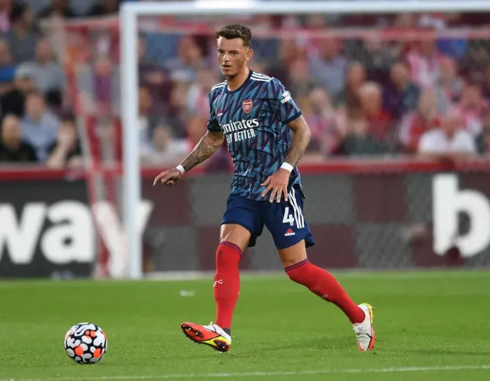Framed Print : Arsenal's Ben White in Action against Brentford in 2021-22 Premier League Framed Print : Arsenal's Ben White in Action against Brentford in 2021-22 Premier League
