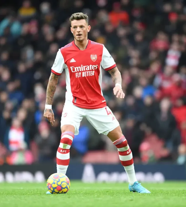 Framed Print : Arsenal's Ben White in Action against Brentford in the Premier League Framed Print : Arsenal's Ben White in Action against Brentford in the Premier League