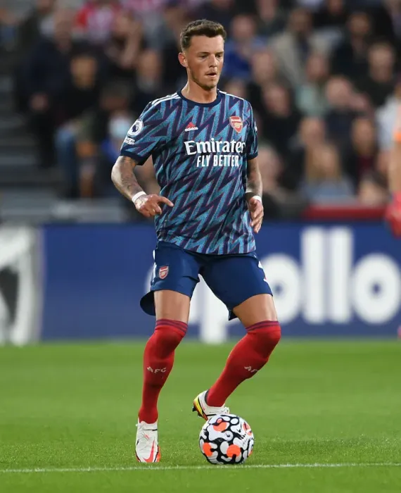 Framed Print : Arsenal's Ben White in Action: Brentford vs Arsenal, 2021-22 Premier League Framed Print : Arsenal's Ben White in Action: Brentford vs Arsenal, 2021-22 Premier League