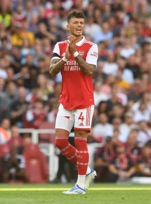Framed Print : Arsenal's Ben White in Action: Premier League Showdown against Fulham, 2022-23 Framed Print : Arsenal's Ben White in Action: Premier League Showdown against Fulham, 2022-23