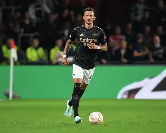 Framed Print : Arsenal's Ben White in Action against PSV Eindhoven in 2022-23 Europa League