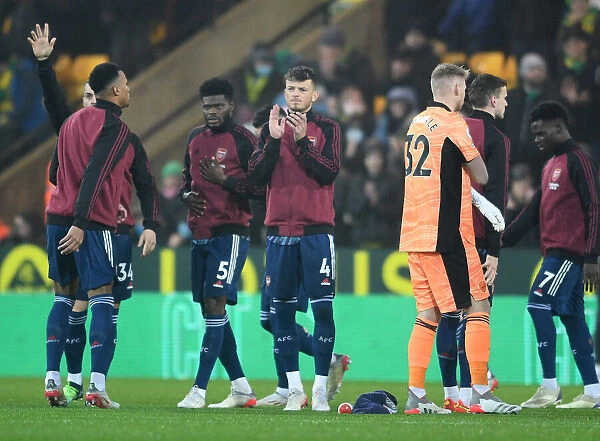 Arsenal's Ben White Applauding Fans Before Norwich Clash (Premier League 2021-22)