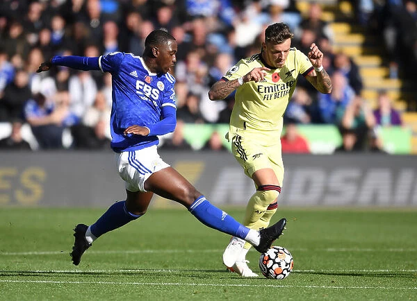 Arsenal's Ben White Clashes with Leicester's Boubakary Soumare in Premier League Showdown