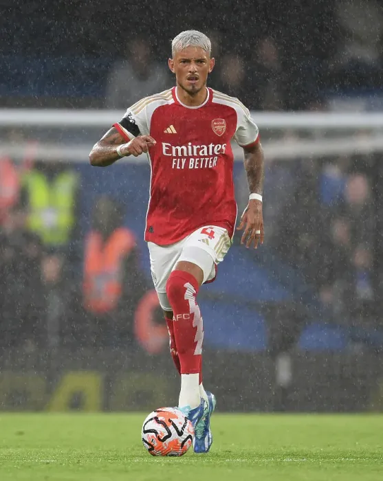 Framed Print : Arsenal's Ben White Faces Off Against Chelsea in Thrilling 2023-24 Premier League Clash