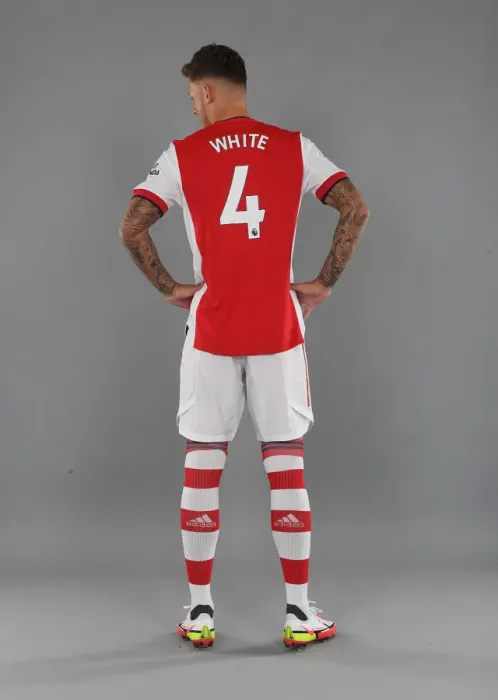 Framed Print : Arsenal's Ben White Kicks Off 2021-22 Season at London Colney Training Ground Framed Print : Arsenal's Ben White Kicks Off 2021-22 Season at London Colney Training Ground