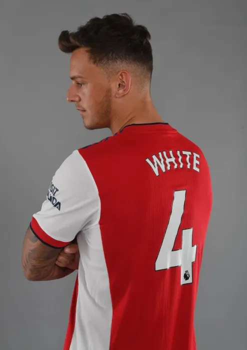 Framed Print : Arsenal's Ben White Kicks Off New Season at London Colney Training Ground Framed Print : Arsenal's Ben White Kicks Off New Season at London Colney Training Ground