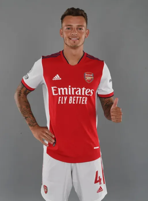 Framed Print : Arsenal's Ben White Kicks Off New Season at London Colney Training Ground Framed Print : Arsenal's Ben White Kicks Off New Season at London Colney Training Ground