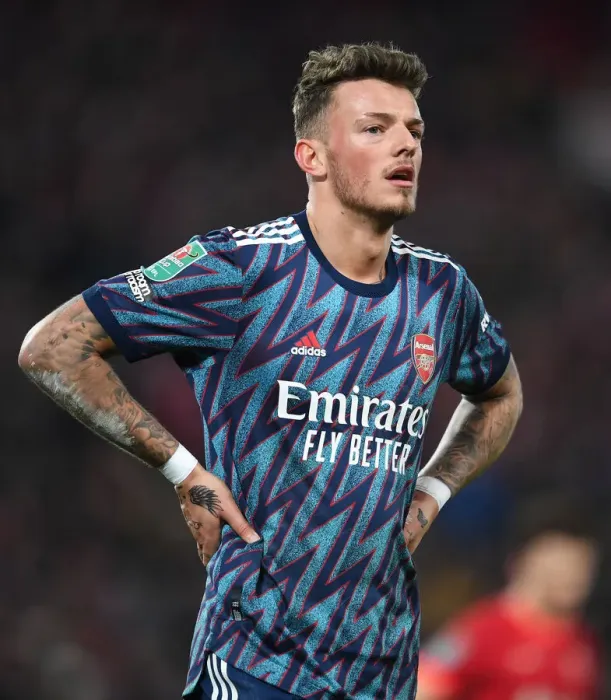 Framed Print : Arsenal's Ben White Prepares for Carabao Cup Showdown Against Liverpool Framed Print : Arsenal's Ben White Prepares for Carabao Cup Showdown Against Liverpool