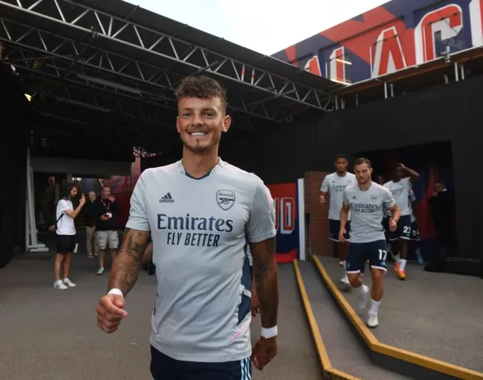 Framed Print : Arsenal's Ben White Prepares for Crystal Palace Clash in 2022-23 Premier League