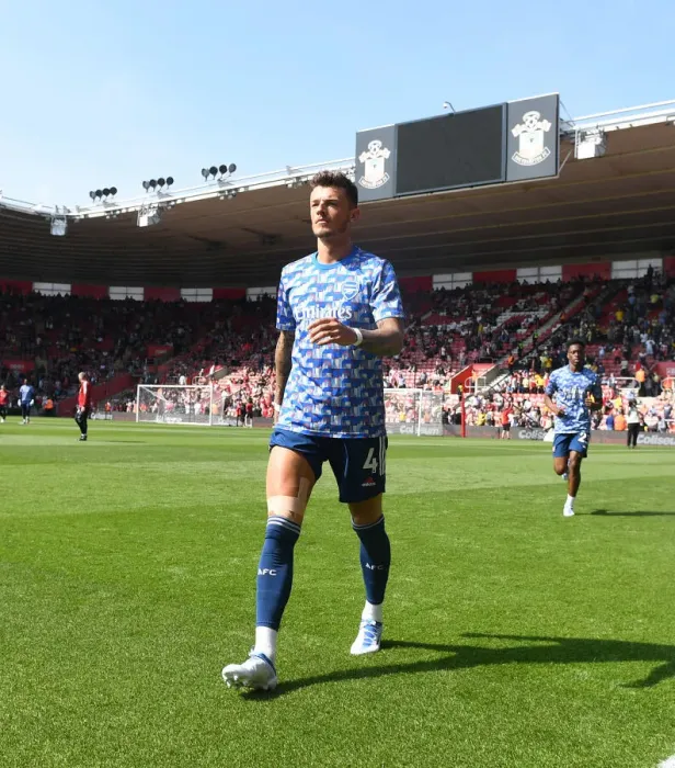 Framed Print : Arsenal's Ben White Prepares for Southampton Clash in Premier League Showdown (2021-22) Framed Print : Arsenal's Ben White Prepares for Southampton Clash in Premier League Showdown (2021-22)