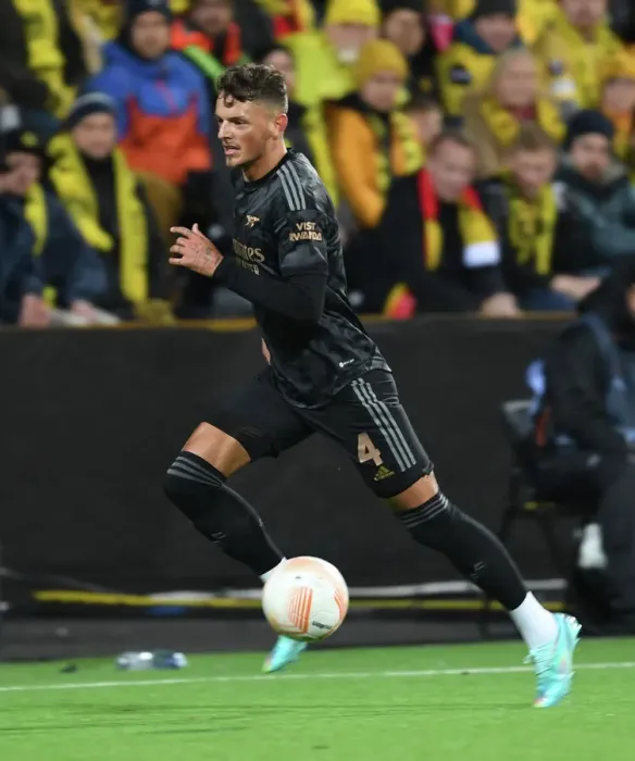 Framed Print : Arsenal's Ben White Stands Out in Europa League Battle against Bodø / Glimt Framed Print : Arsenal's Ben White Stands Out in Europa League Battle against Bodø / Glimt