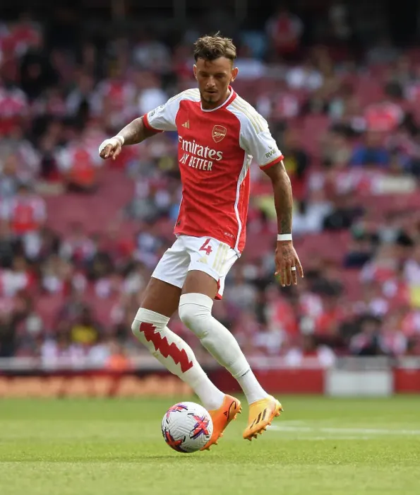 Framed Print : Arsenal's Ben White Stands Firm Against Wolverhampton Wanderers in Intense 2022-23 Premier League Showdown Framed Print : Arsenal's Ben White Stands Firm Against Wolverhampton Wanderers in Intense 2022-23 Premier League Showdown