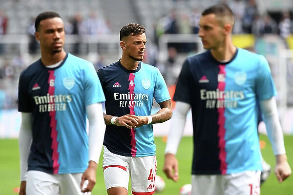 Arsenal's Ben White Watches Team Warm Up Ahead of Newcastle United Clash (Newcastle United vs Arsenal, Premier League 2022-23)