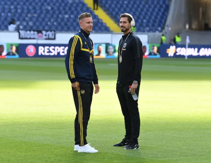 Framed Print : Arsenal's Bernd Leno Faces Off Against Eintracht Frankfurt's Kevin Trapp in Europa League Clash