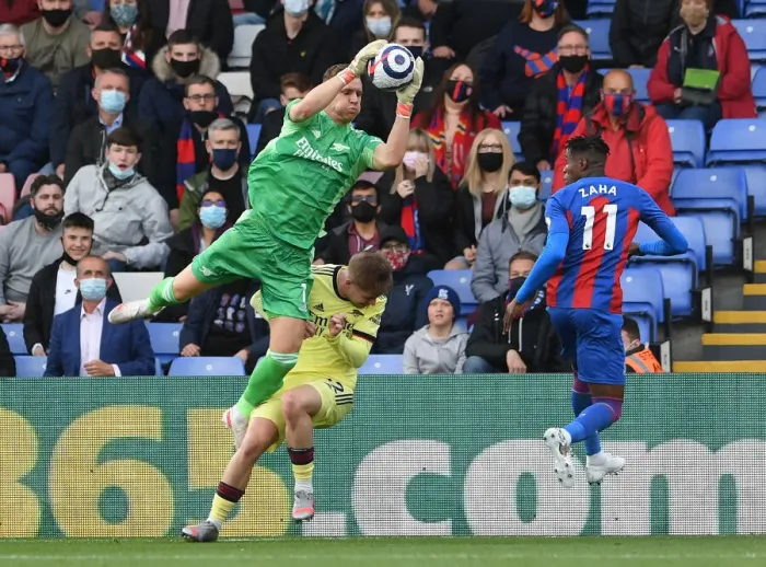 Framed Print : Arsenal's Bernd Leno Fends Off Wilfred Zaha Pressure During Crystal Palace Clash (May 2021)