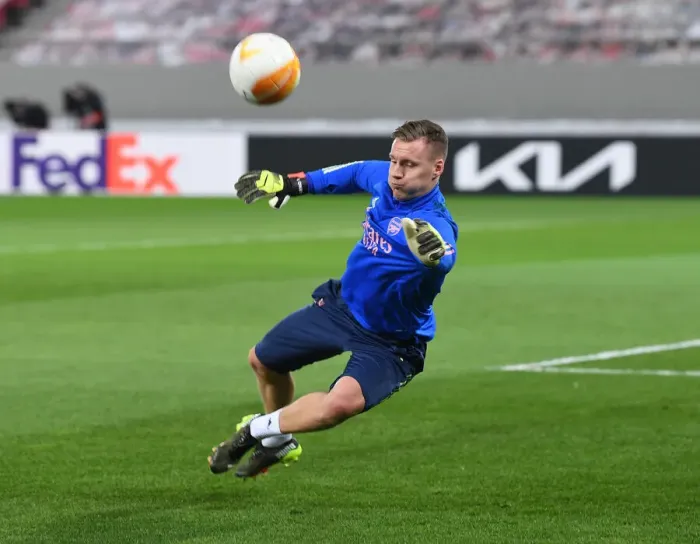 Framed Print : Arsenal's Bernd Leno: Focused During Europa League Warm-Up vs SL Benfica Framed Print : Arsenal's Bernd Leno: Focused During Europa League Warm-Up vs SL Benfica