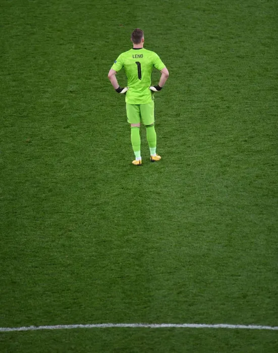Framed Print : Arsenal's Bernd Leno Focuses in Europa League Clash Against Olympiacos