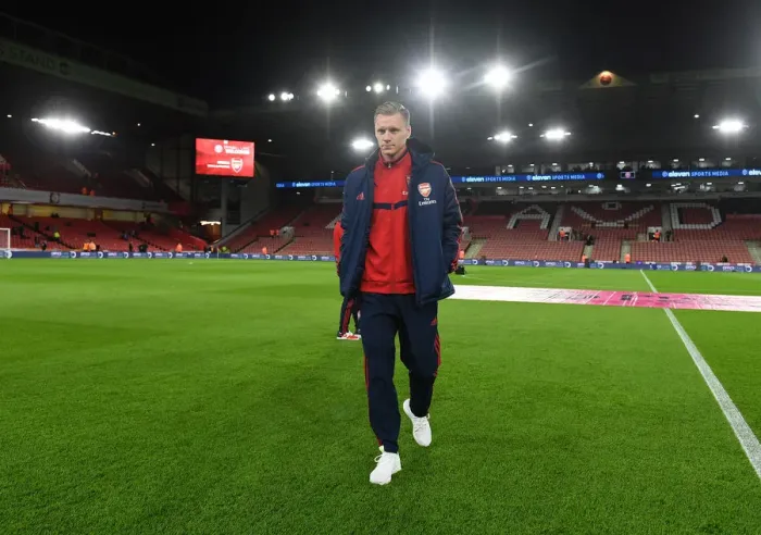 Framed Print : Arsenal's Bernd Leno Prepares for Sheffield United Clash (2019-20)