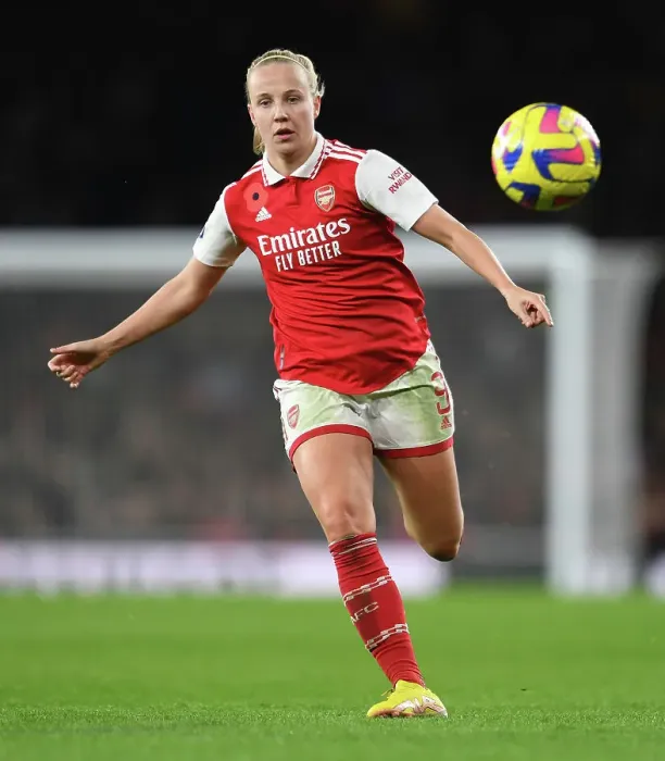Framed Print : Arsenal's Beth Mead in Action: Arsenal Women vs Manchester United Women, FA Women's Super League 2022-23