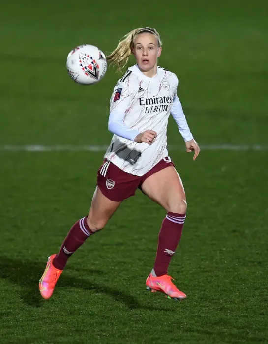 Framed Print : Arsenal's Beth Mead in Action: Chelsea Women vs. Arsenal Women, FA WSL Match, 2021 - Kingston Upon Thames