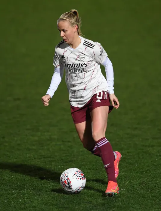 Framed Print : Arsenal's Beth Mead in Action: Chelsea Women vs. Arsenal Women, FA WSL Match, 2021