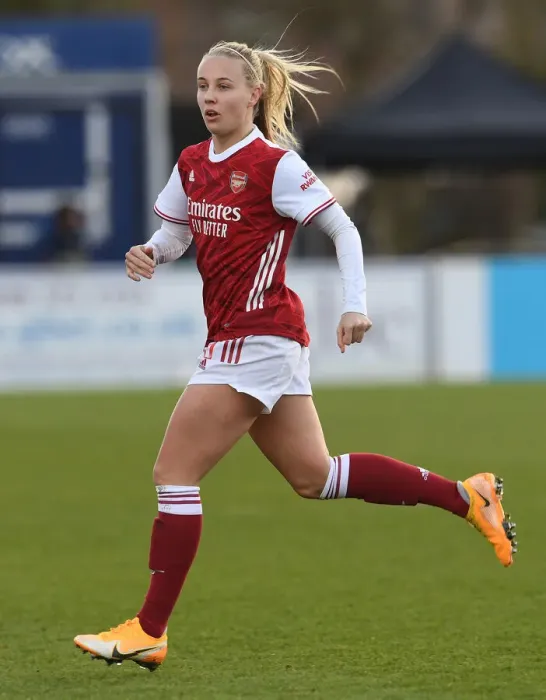Framed Print : Arsenal's Beth Mead in Action: FA WSL Match vs. Everton Women (December 2020) Framed Print : Arsenal's Beth Mead in Action: FA WSL Match vs. Everton Women (December 2020)