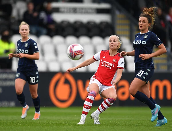 Arsenal's Beth Mead in Action: FA WSL Match vs. Aston Villa Women, 2021-22