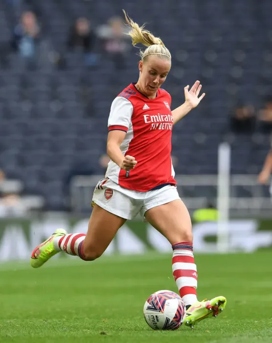 Framed Print : Arsenal's Beth Mead Goes Head-to-Head: Arsenal Women vs. Tottenham Women's Football Showdown