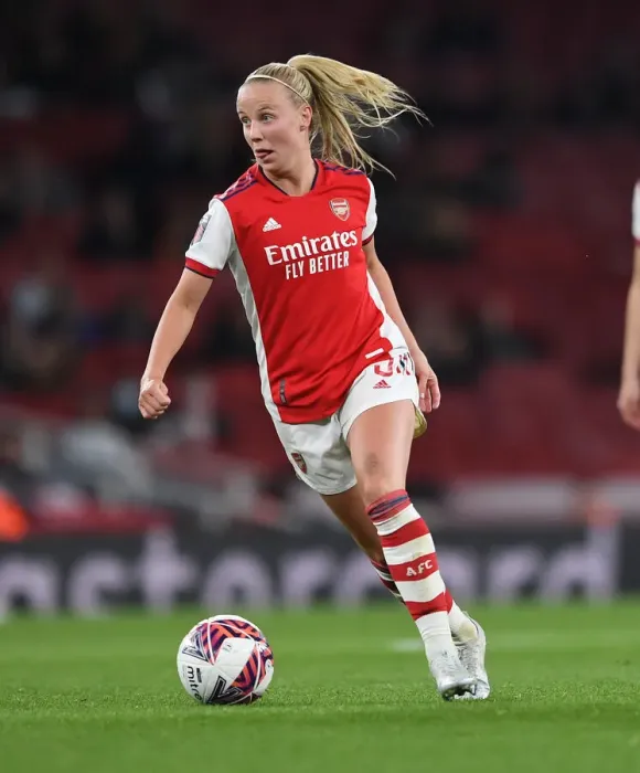 Framed Print : Arsenal's Beth Mead Goes Head-to-Head with Tottenham Hotspur in FA WSL Clash