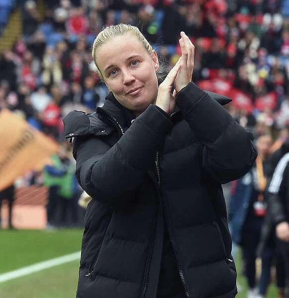 Arsenal's Beth Mead Prepares for FA Women's Continental Tyres League Cup Final Showdown Against Chelsea