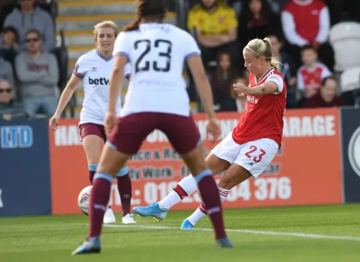 Framed Print : Arsenal's Beth Mead Scores in Women's Super League Clash Against West Ham Framed Print : Arsenal's Beth Mead Scores in Women's Super League Clash Against West Ham