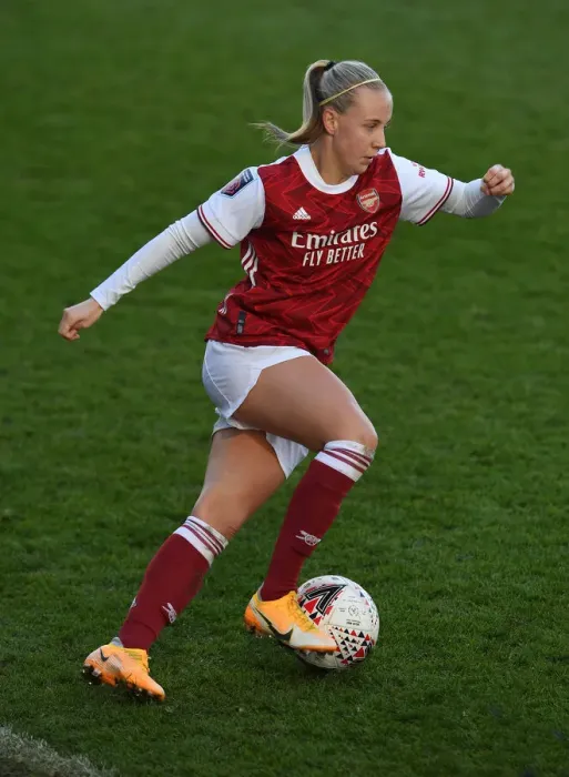 Framed Print : Arsenal's Beth Mead Shines in Arsenal Women's Victory over Everton (2020-21)
