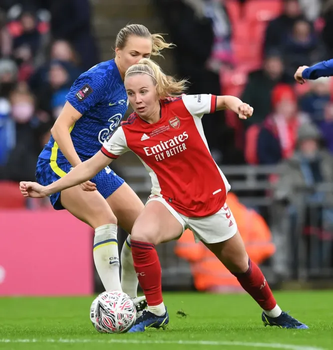 Framed Print : Arsenal's Beth Mead Shines in FA Women's Cup Final Showdown Against Chelsea at Wembley Stadium
