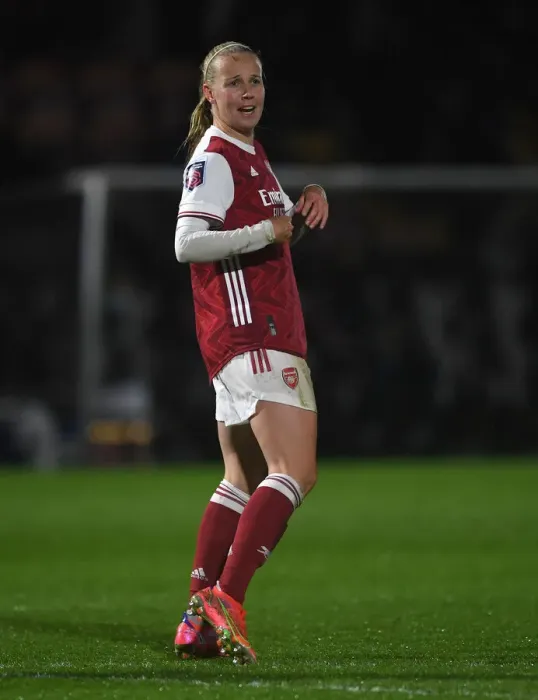 Framed Print : Arsenal's Beth Mead Shines in Empty Meadow Park: Arsenal Women vs West Ham United Women, FA WSL 2021