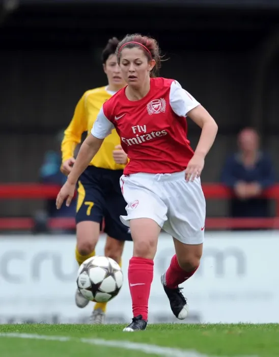 Framed Print : Arsenal's Bianca Bragg Scores Five in 6-0 UEFA Champions League Victory over Bobruichanka